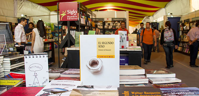 Descuentos y sorpresas en horario extendido de la Feria del Libro