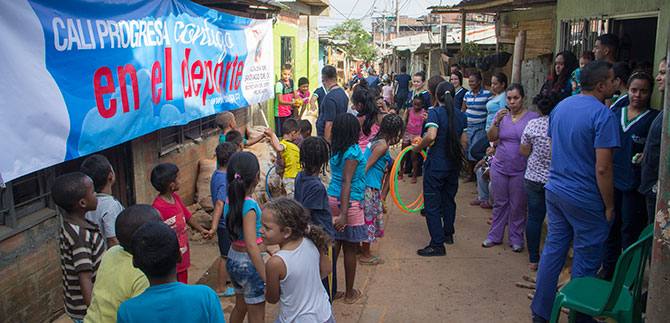 El programa Cali se divierte y juega, ofreci� una tarde de recreaci�n a los ni�os de la zona de ladera