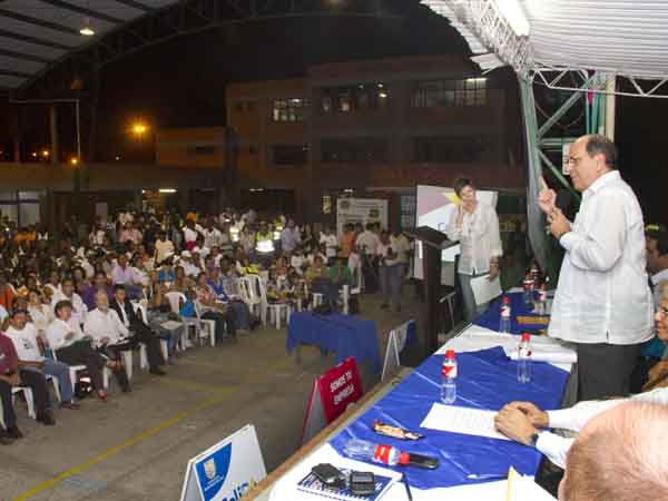 La Alcald�a escuch� a la Comuna 21: j�venes, seguridad y legalizaci�n de predios, principales necesidades