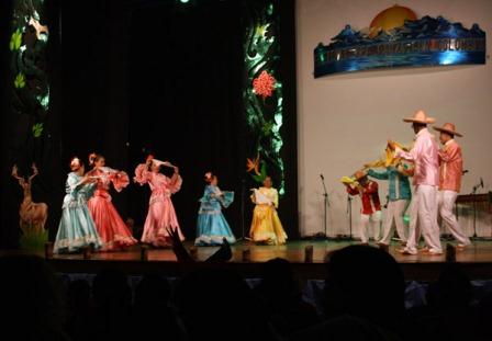 Poes�a, m�sica y danza, en Cali Teatro