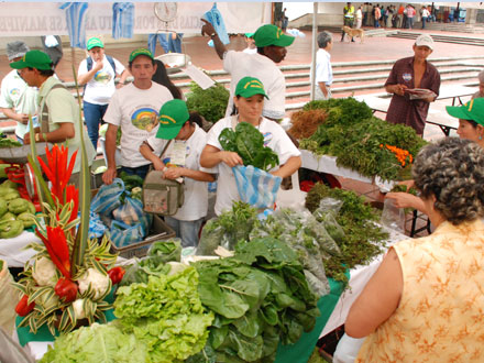La plazoleta del CAM es el epicentro de la gran muestra campesina
