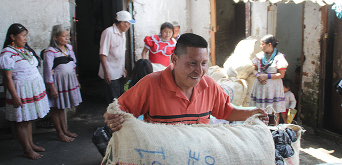 Avanza el proceso de embalaje de la comunidad embera kat�o: asesor de Paz