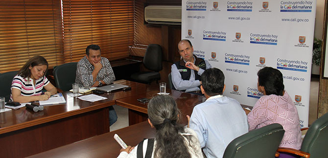 Administraci�n y Minambiente buscan soluci�n al manejo de escombros en Cali