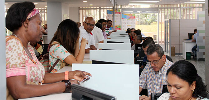 Atenci�n a los ciudadanos se presta desde 30 m�dulos en el s�tano del CAM