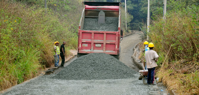 Habitantes de Alto N�poles contar�n con mejores v�as de acceso al barrio