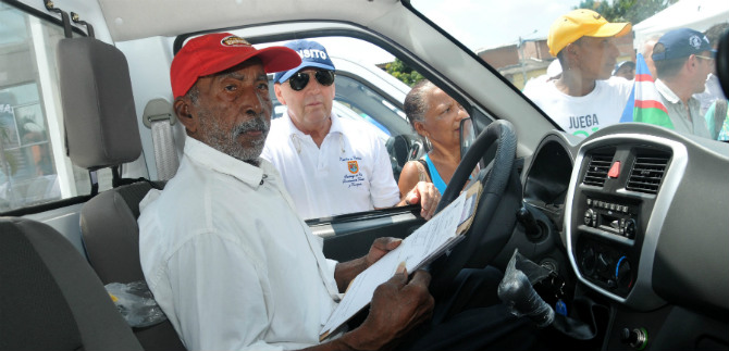 Administraci�n inici� entrega de 110 nuevas camionetas a carretilleros