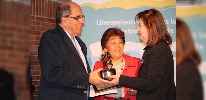 Mandatario cale�o recibe reconocimiento como Alcalde M�s Pilo