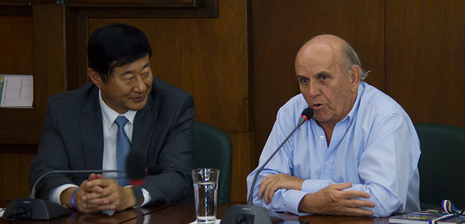 Relaci�n comercial con China debe ser m�s balanceada