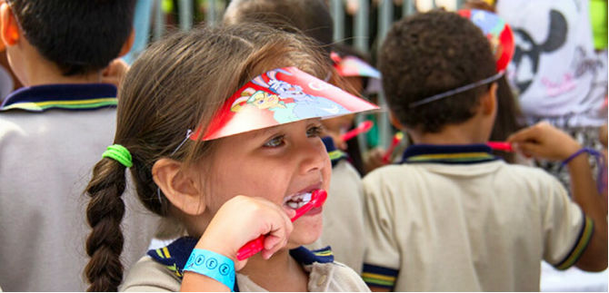 Alianza para promover sonrisas