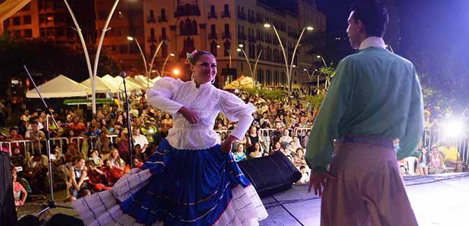 Regresa Latinoam�rica Canta y Baila al Paseo de la Avenida Colombia