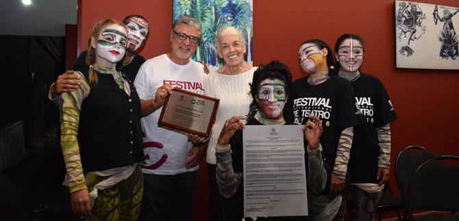 Cali le rindi� homenaje al legado del maestro Enrique Buenaventura