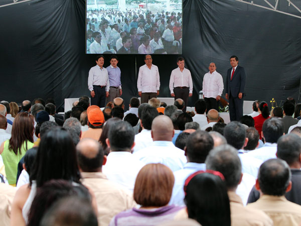 Empresarios reconocen el voto de confianza de la Naci�n en la ciudad por entregar Emcali