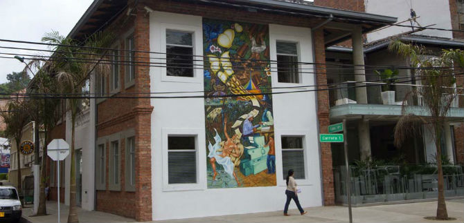 Lanzan libro de memorias sobre vivencias de la literatura calea