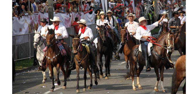 Paso fino, belleza y cultura ciudadana tuvo la cabalgata: alcalde Rodrigo Guerrero