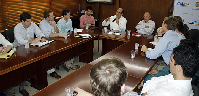 Alcalde Guerrero expuso ante universitarios estadounidenses acciones de su gobierno para fomentar la convivencia