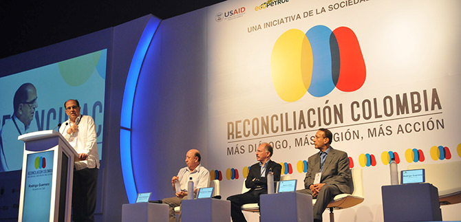 Alcalde Guerrero insta a pasar del simbolismo a las acciones en bsqueda de la paz