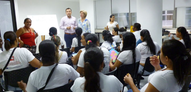 Inici taller   para beneficiarios de Ingreso Social