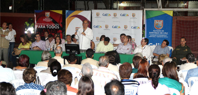 Administraci�n respondi�, en Consejo Comunitario, 54 solicitudes de la Comuna 10