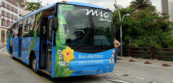 Presentan el primer bus fabricado 100 % en Cali, para el transporte masivo de la ciudad