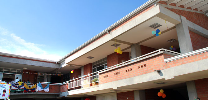 Cali sigue mejorando sus ambientes escolares