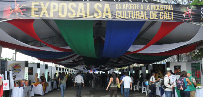 Se inicia la Muestra Empresarial del Mundial de Salsa, en la Plaza de Toros