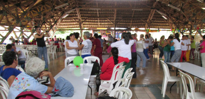 Adultos mayores de la comuna 3 mejoran su calidad de vida