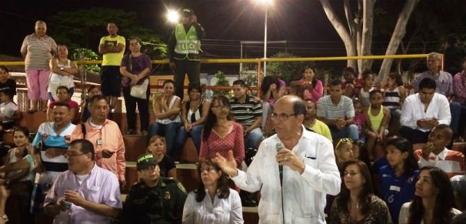 Administraci�n Municipal entreg� este martes parques con luz blanca en la comuna 6