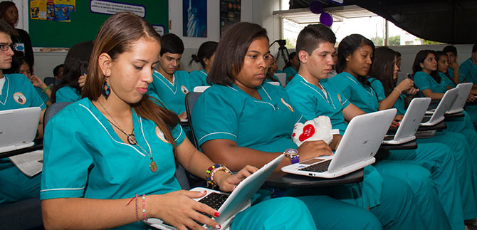 Expotit@ ense�a la creatividad digital de docentes y alumnos de colegios oficiales