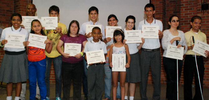 Clausurarn concurso nacional de cuento y poesa para poblacin con discapacidad