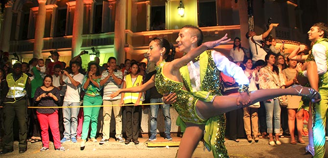 Corfecali entrega abrebocas de la Feria de la Capital de la Alegr�a