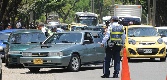 Trnsito rechaza agresiones a agentes, porque estos son funcionarios de convivencia