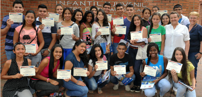 166 j�venes terminaron su curso de biling�ismo