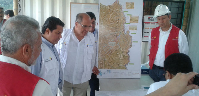 Alcalde y funcionarios nacionales verificaron avance de obras sociales