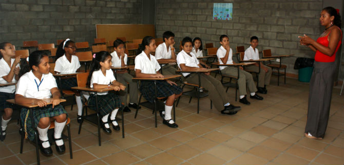Instituci�n Educativa Oficial Manuel Mar�a Mallarino de la comuna 7 estrena sede