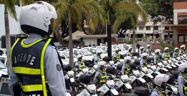Los agentes de trnsito conmemoran 42 aos al servicio de los caleos