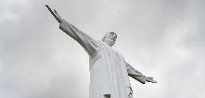 Un Cristo Rey renovado abraza hoy a la ciudad