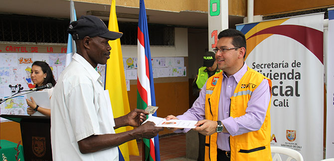 Secretar�a de Vivienda le seguir� cumpliendo a la Comuna 13
