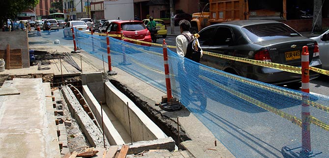 Avanza construcci�n de escorrent�as en avenida Colombia, para desviar aguas lluvias