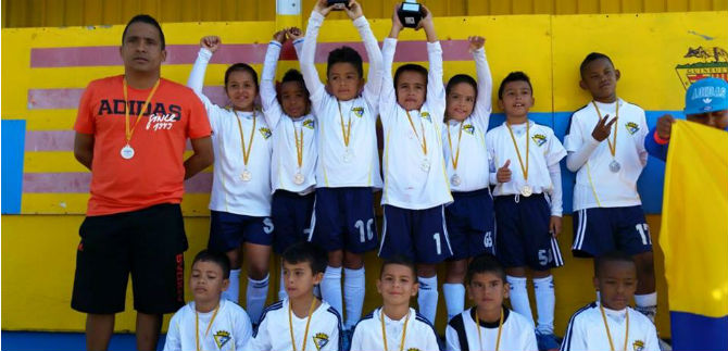 Recibimiento de h�roes a ni�os de iniciaci�n deportiva, subcampeones en Barcelona