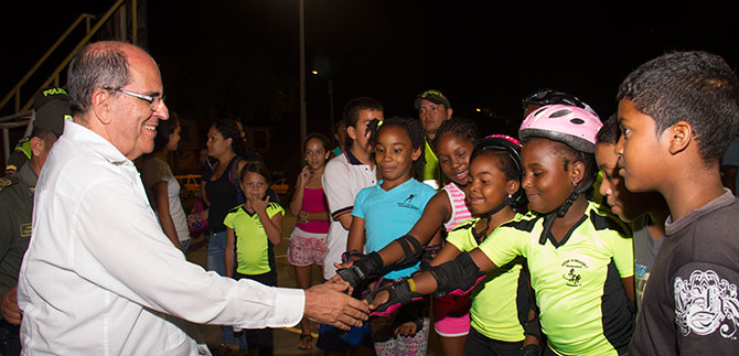 Habitantes de Morichal y El Vallado agradecen a la Alcalda por iluminacin de parques