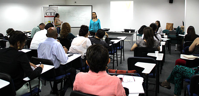 Funcionarios de la Fiscala se capacitan en trabajo con mujeres vctimas de violencia