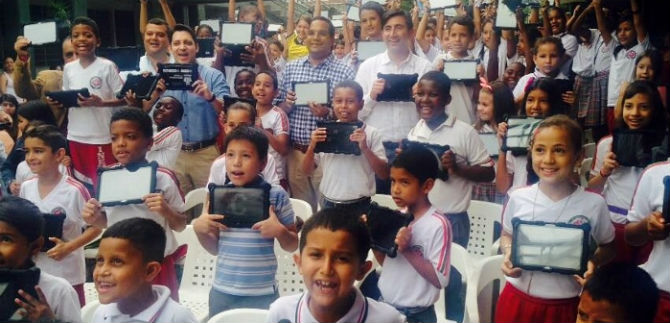 8360 tabletas fueron entregadas a Instituciones Educativas Oficiales en Cali