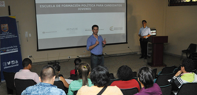 Jvenes caleos recibieron formacin poltica