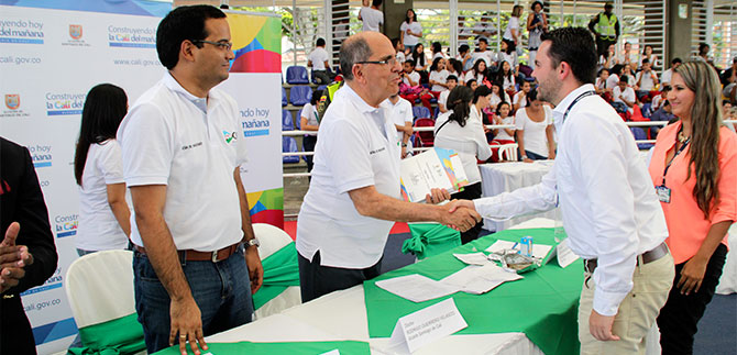 Cali certific� a 1.800 estudiantes en el dominio de ingl�s