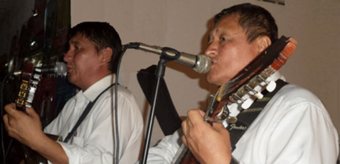 Dueto Convergencia llega a Los Jueves del Sam�n