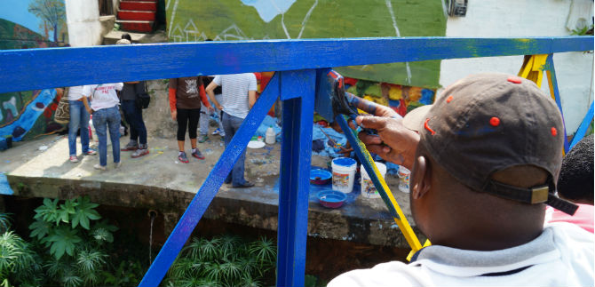 Desmovilizados apoyaron labores de embellecimiento en la comuna 20, este domingo