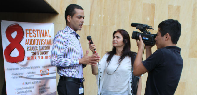 La Asesora de Asuntos tnicos de pelcula Con Takeshima
