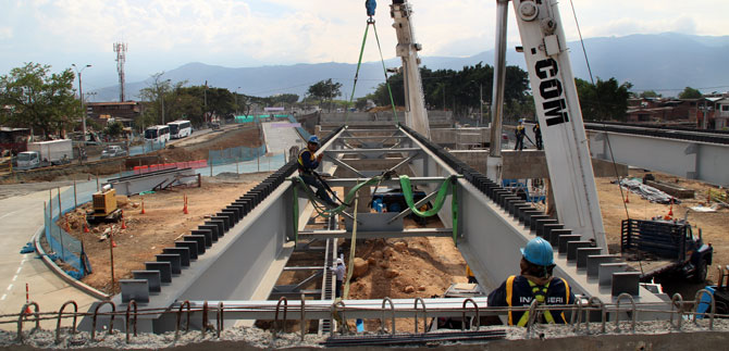 Puente de la Avenida Ciudad de Cali con carrera 1 avanza en 78 % de la obra