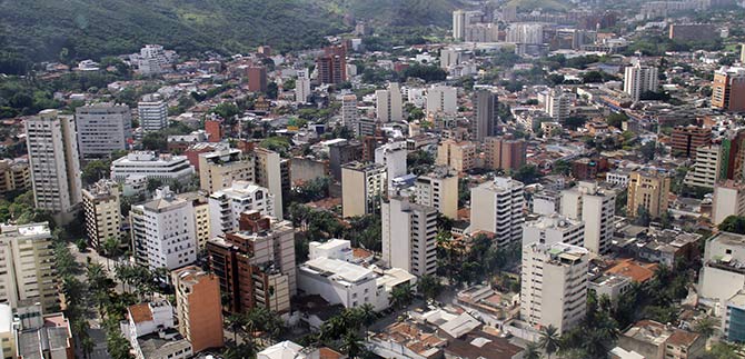 El tel�n presenta El Amor y otros Naufragios