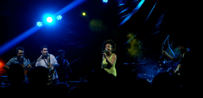 Se encuentran cantautores en los Jueves del Sam�n